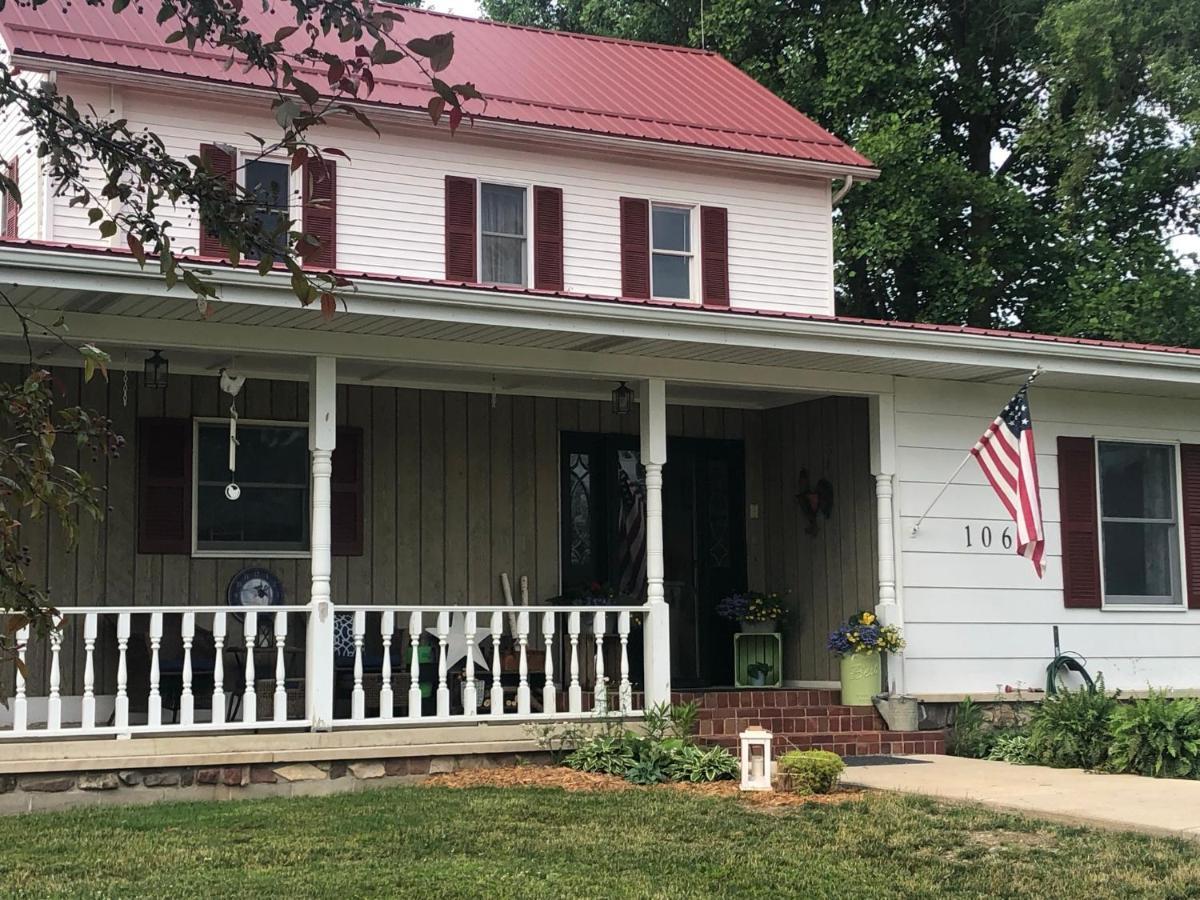 The Farmhouse Inn Guest House Nappanee 外观 照片