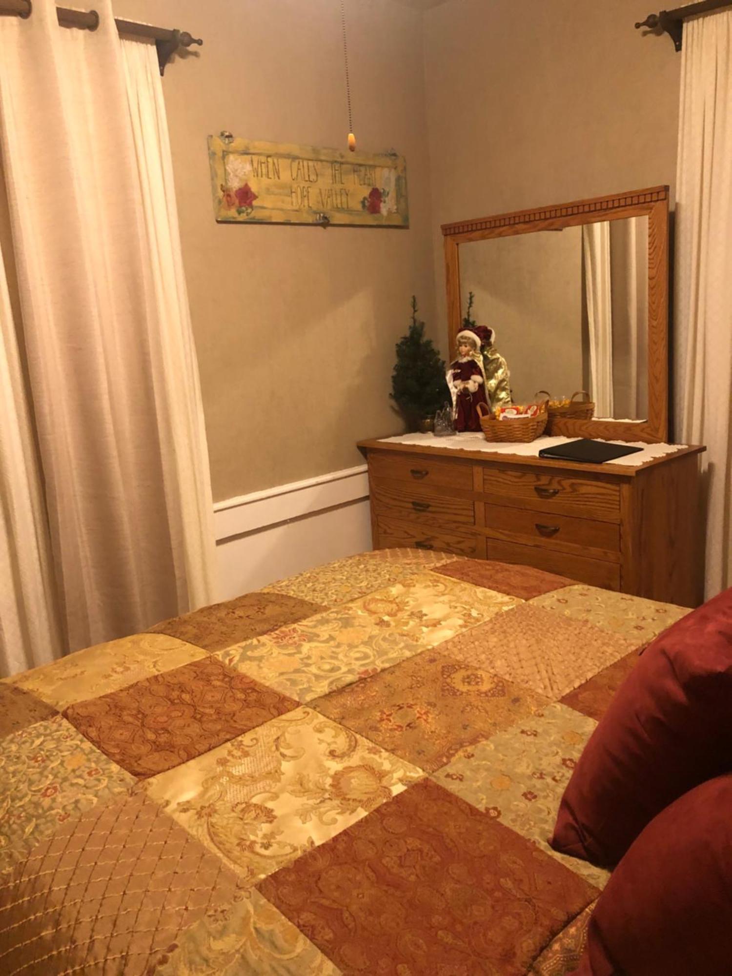 The Farmhouse Inn Guest House Nappanee 外观 照片